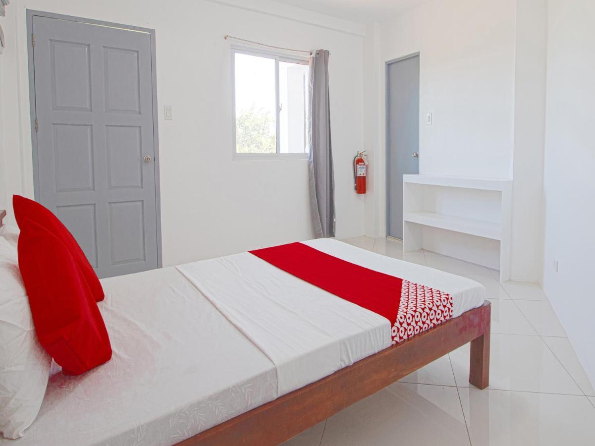 Oyo 778 Fat J Apartelle Otel Cebu Dış mekan fotoğraf