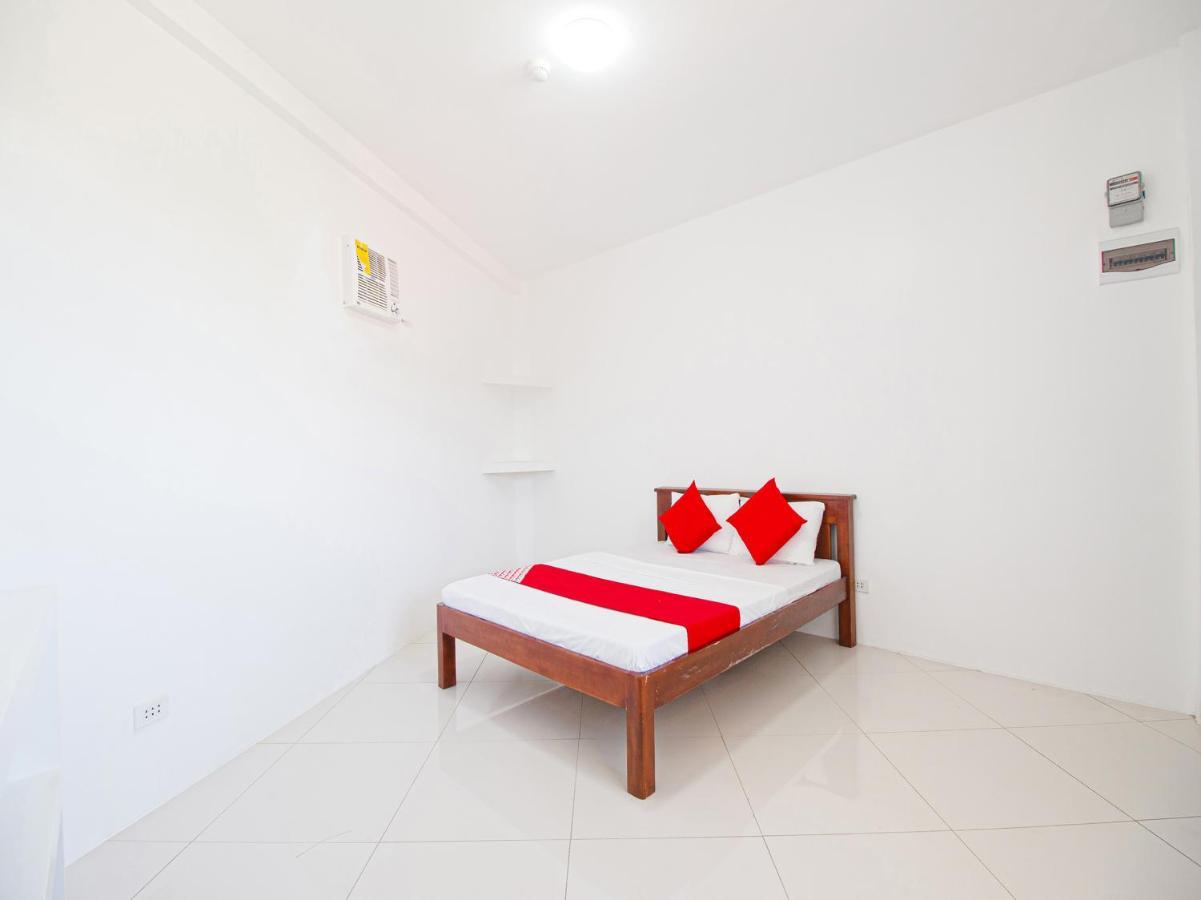 Oyo 778 Fat J Apartelle Otel Cebu Dış mekan fotoğraf