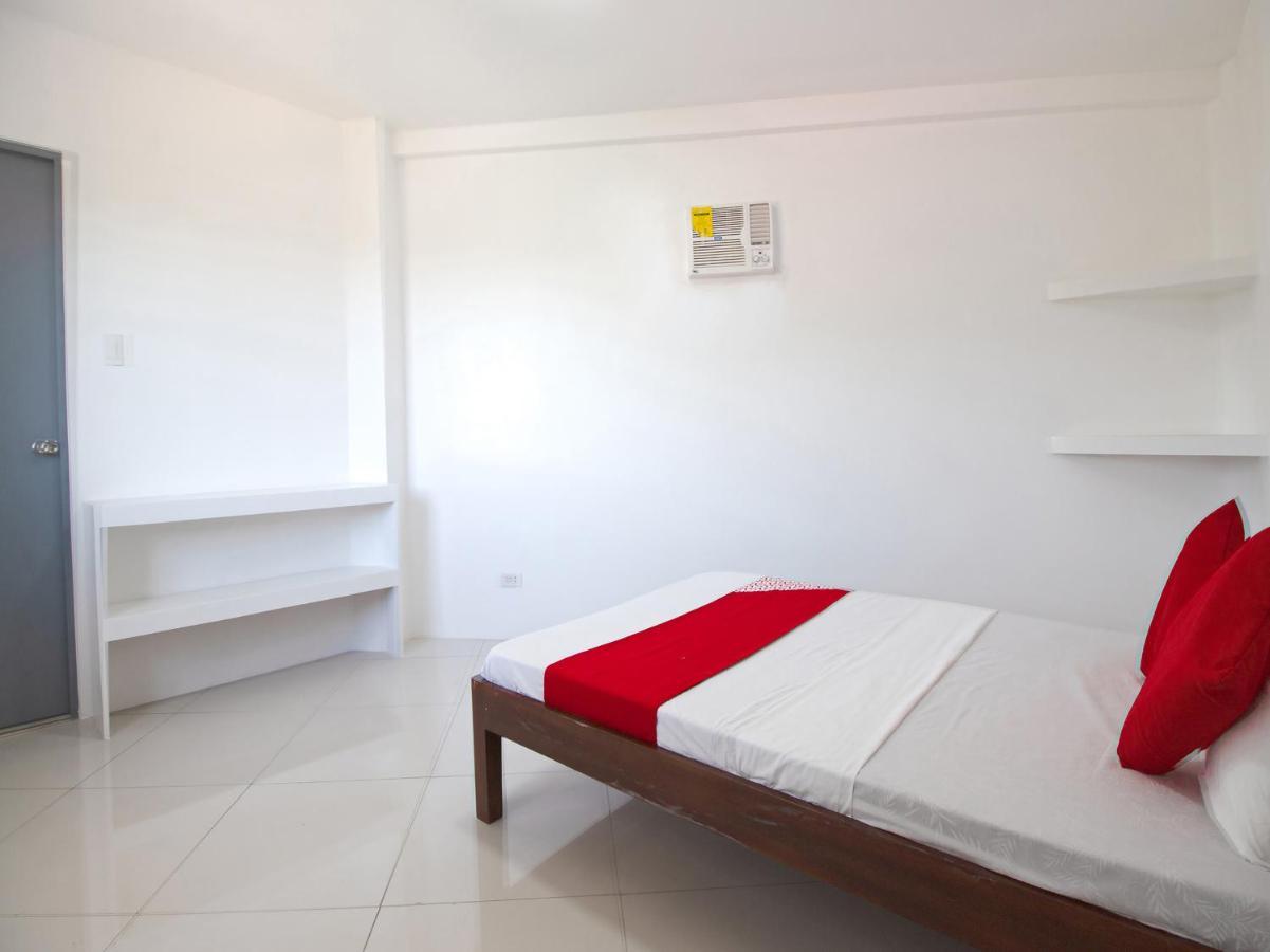 Oyo 778 Fat J Apartelle Otel Cebu Dış mekan fotoğraf