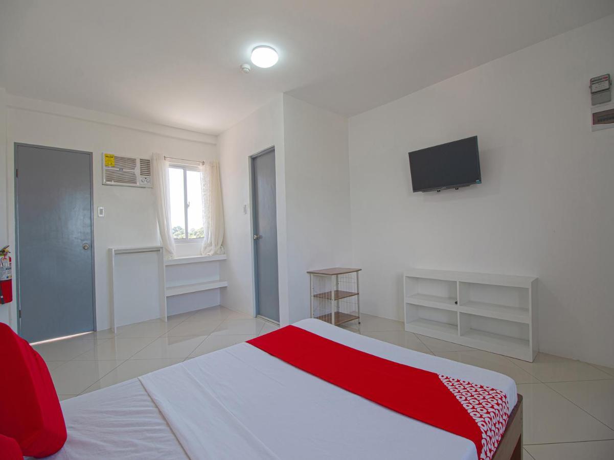 Oyo 778 Fat J Apartelle Otel Cebu Dış mekan fotoğraf