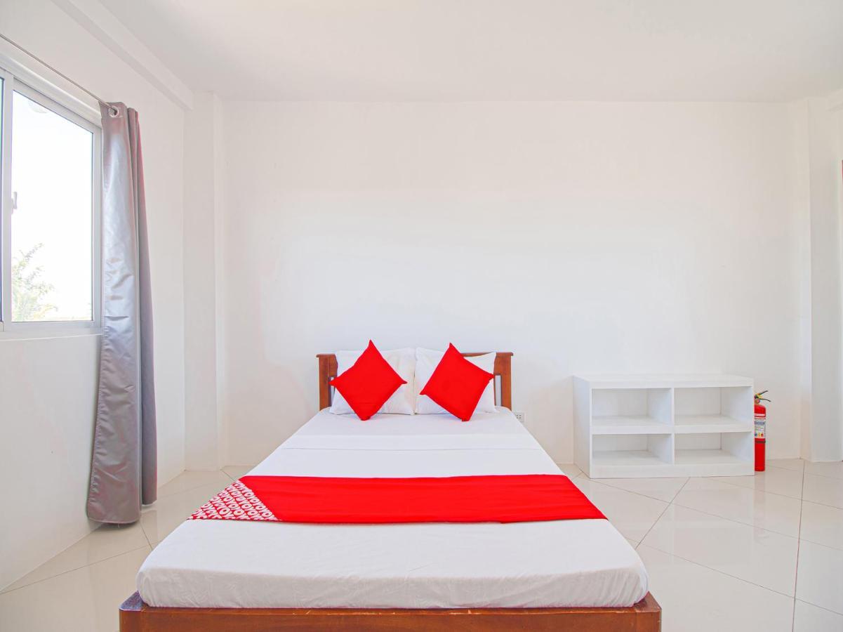 Oyo 778 Fat J Apartelle Otel Cebu Dış mekan fotoğraf