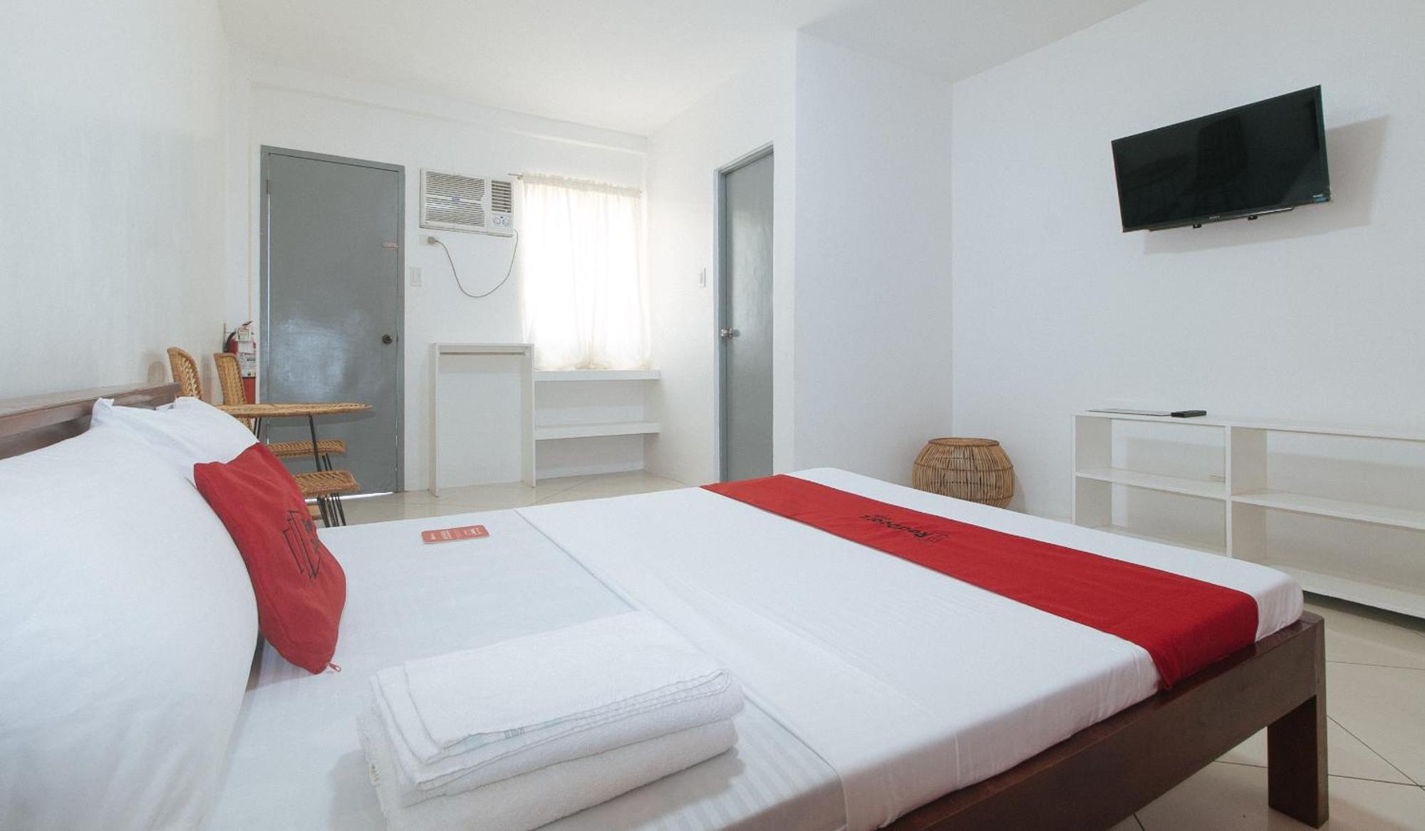 Reddoorz At Fat J Apartelle Mactan Cebu Dış mekan fotoğraf