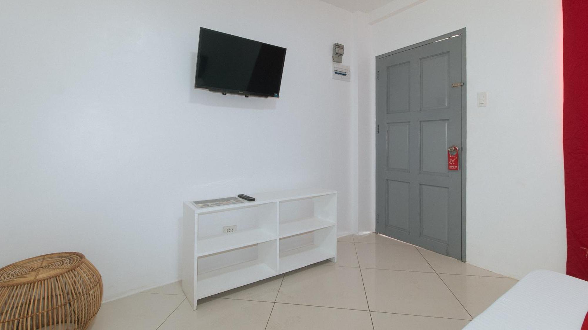 Reddoorz At Fat J Apartelle Mactan Cebu Dış mekan fotoğraf