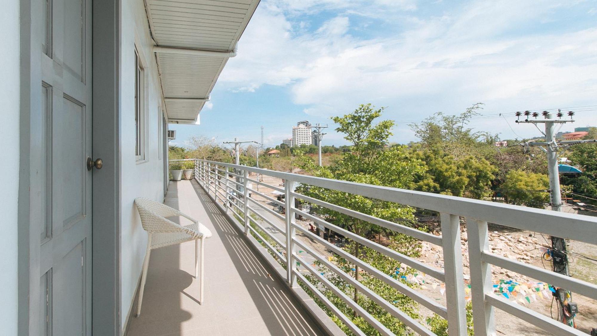 Reddoorz At Fat J Apartelle Mactan Cebu Dış mekan fotoğraf