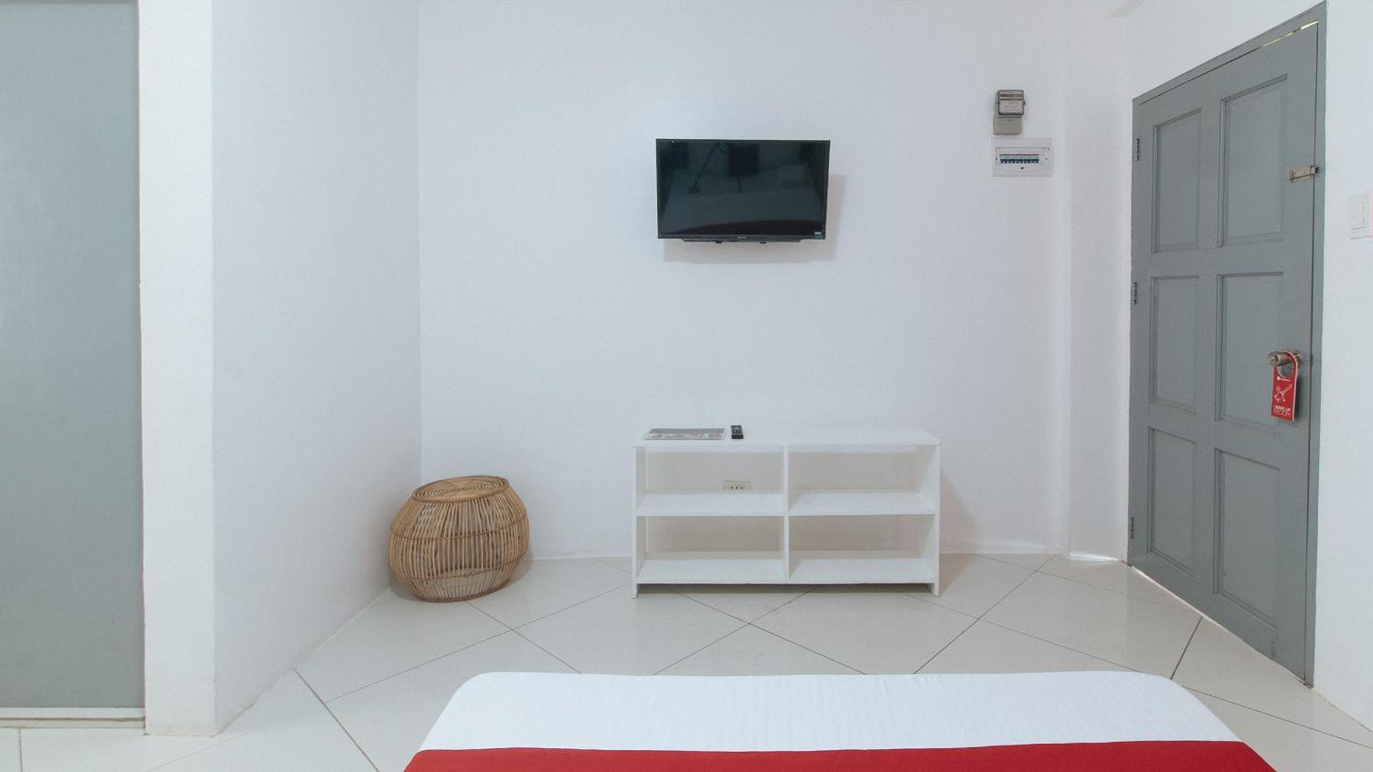Reddoorz At Fat J Apartelle Mactan Cebu Dış mekan fotoğraf
