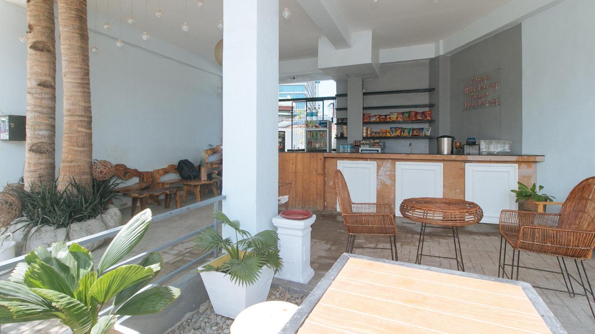 Reddoorz At Fat J Apartelle Mactan Cebu Dış mekan fotoğraf