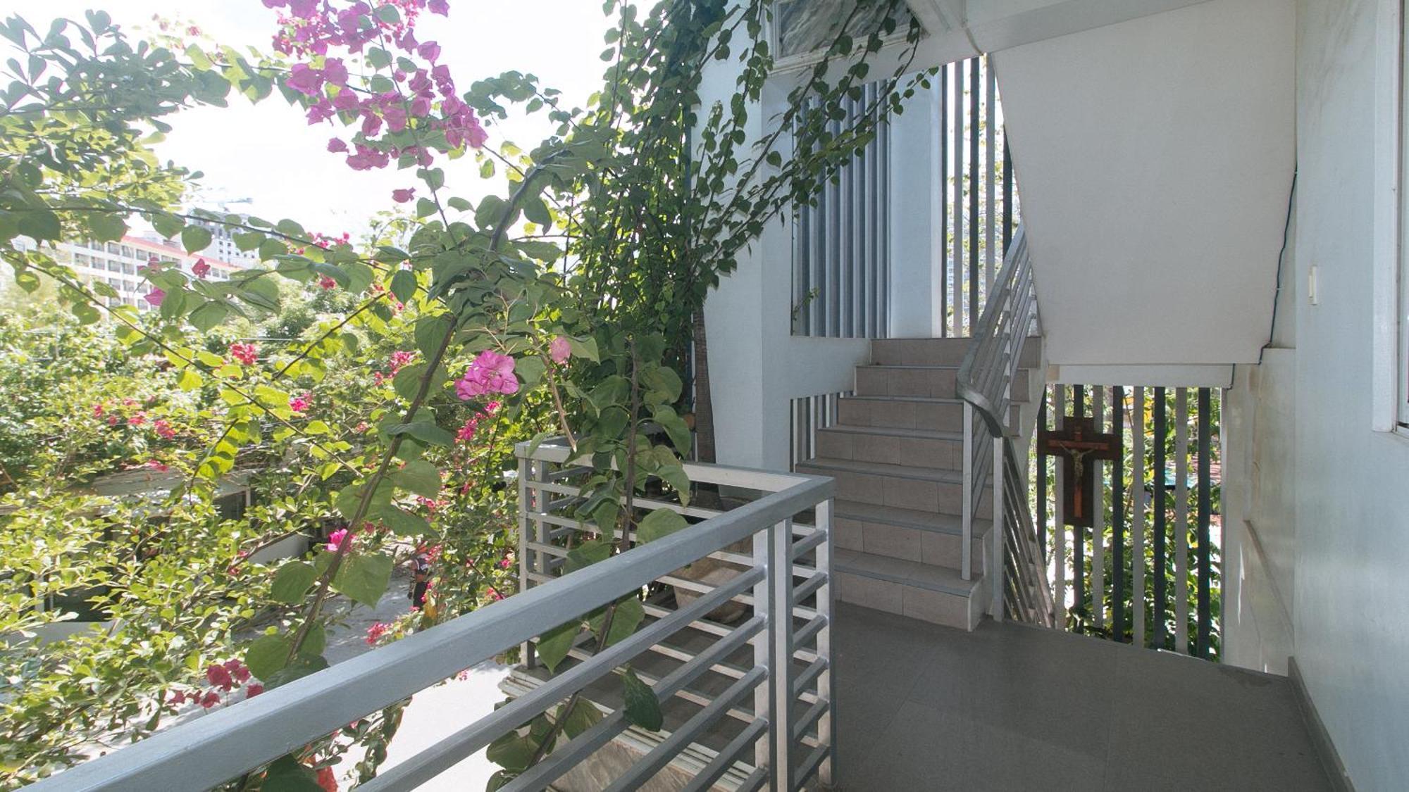 Reddoorz At Fat J Apartelle Mactan Cebu Dış mekan fotoğraf