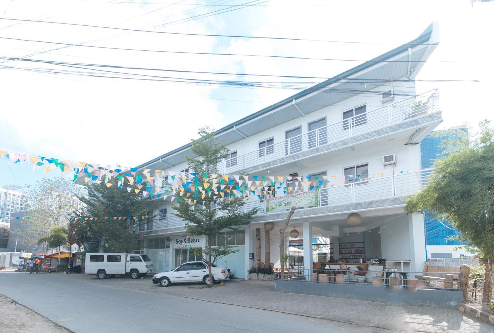 Reddoorz At Fat J Apartelle Mactan Cebu Dış mekan fotoğraf
